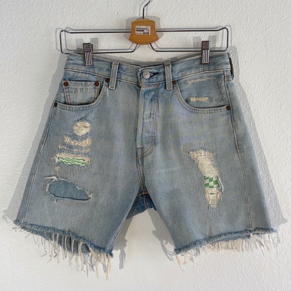 Levis 501 93 Distressed Denim Shorts Light Wash Green Checkered Patch Mens 28